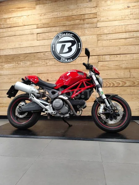 Ducati Monster 696 - Vista 21