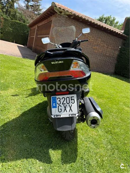 Suzuki Burgman 400 – Vista 3