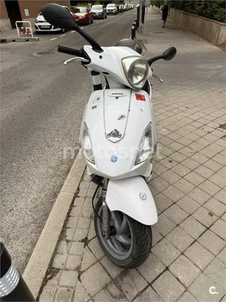 Piaggio Fly 125 – Vista 3