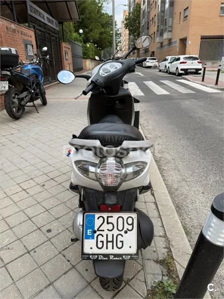 Piaggio Fly 125 – Vista 6