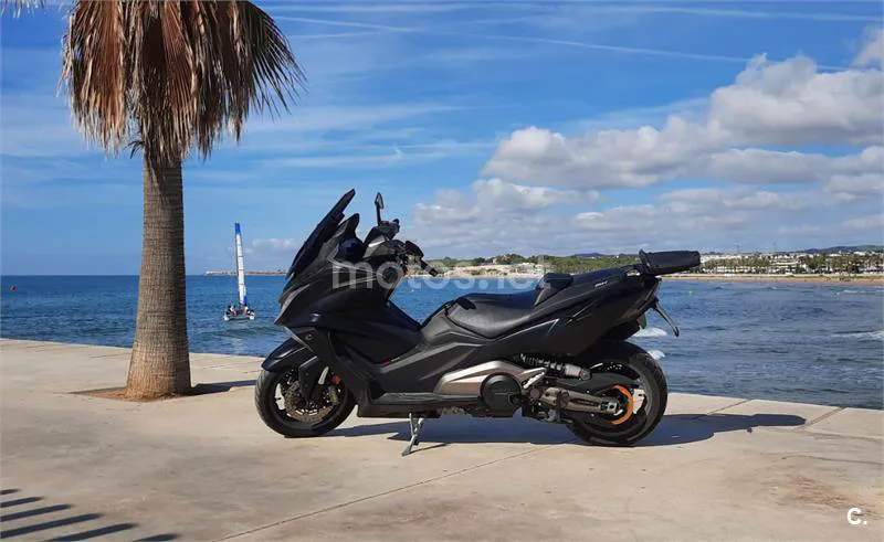 Kymco AK 550 – Vista 3