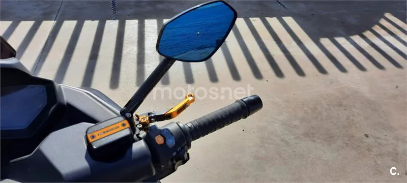 Kymco AK 550 – Vista 4