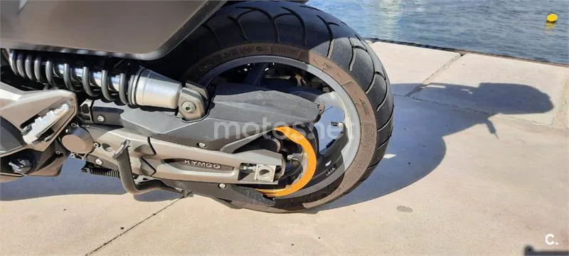 Kymco AK 550 – Vista 5