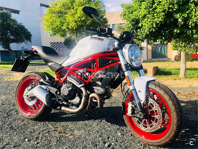 Ducati Monster 797 – Vista 3