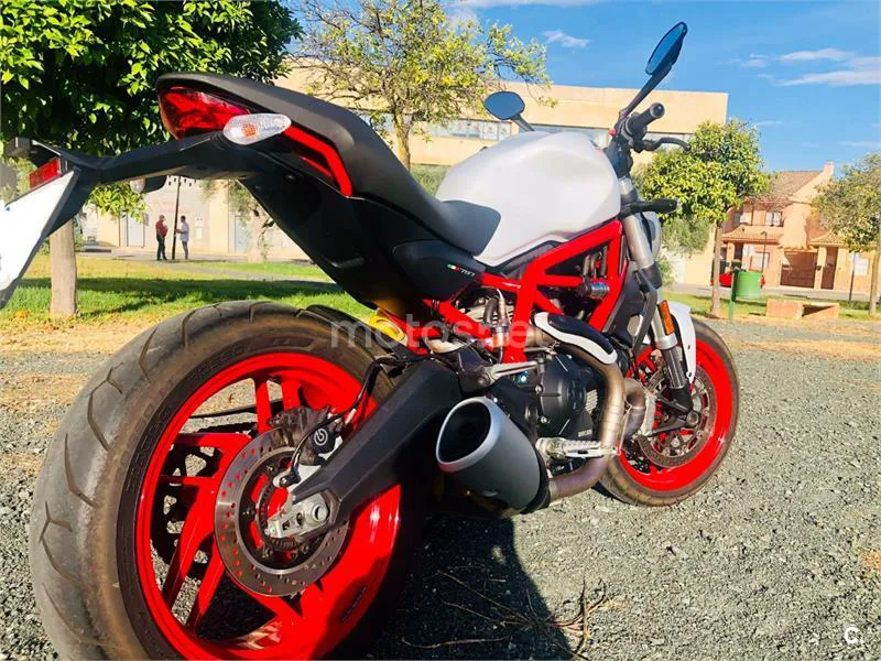 Ducati Monster 797 – Vista 4