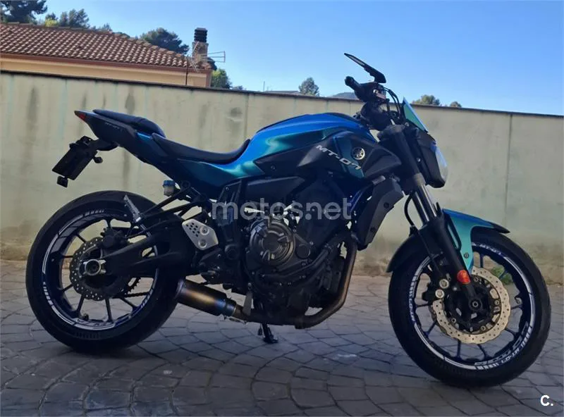 Yamaha MT-07 – Vista 7