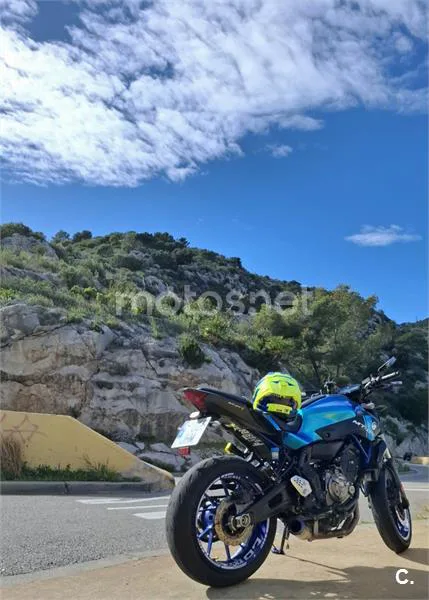 Yamaha MT-07 – Vista 8