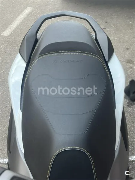 Yamaha NMAX – Vista 8