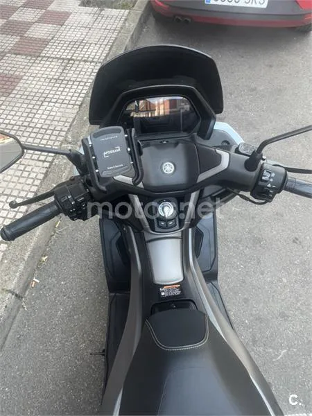 Yamaha NMAX – Vista 9