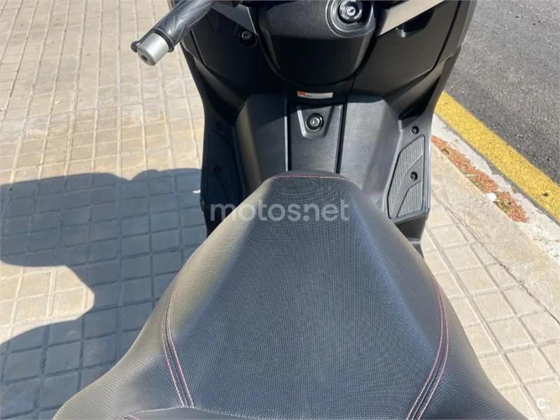 Yamaha XMAX 250 – Vista 10