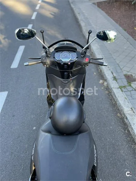Piaggio Beverly 300 – Vista 4