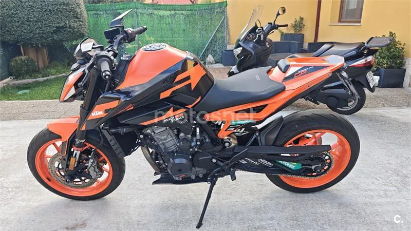 KTM 890 – Vista 3