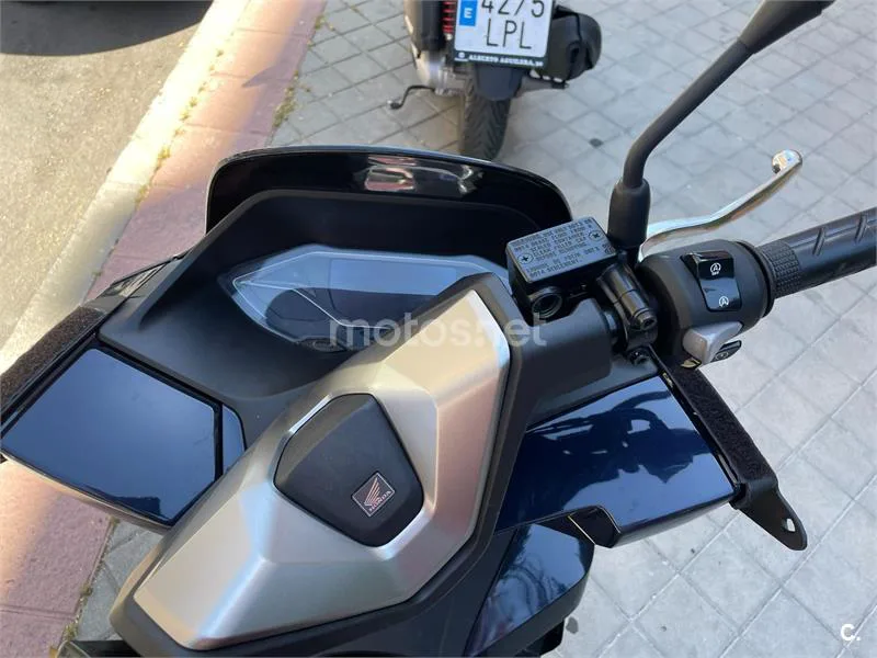 Honda PCX 125 – Vista 7