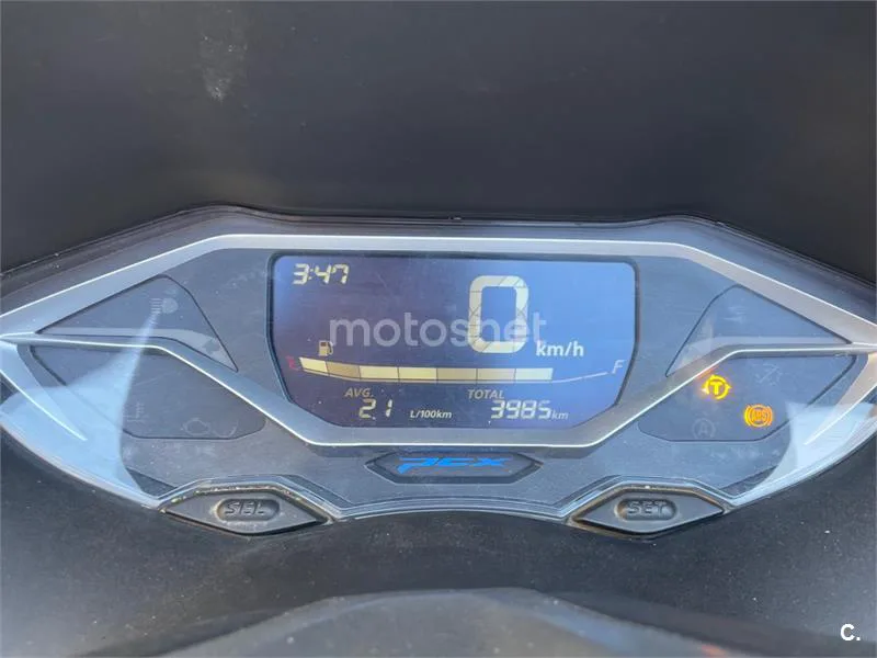 Honda PCX 125 – Vista 8