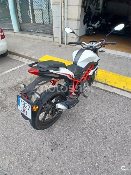 Benelli BN 125 – Vista 5