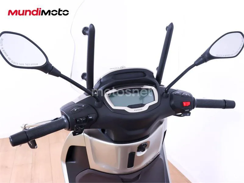Piaggio Beverly – Vista 11