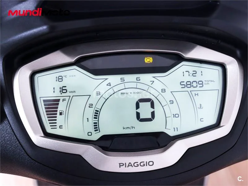 Piaggio Beverly – Vista 12