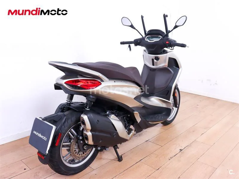 Piaggio Beverly – Vista 3
