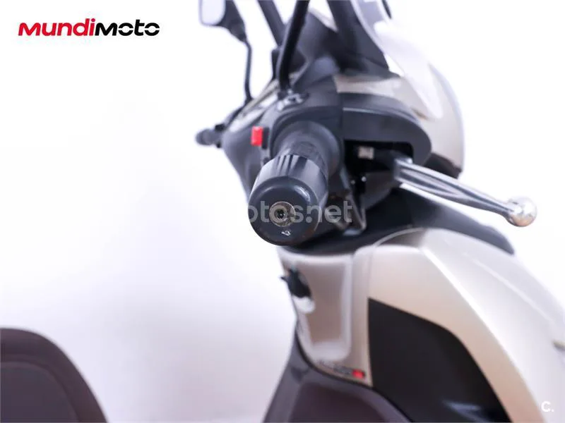 Piaggio Beverly – Vista 21