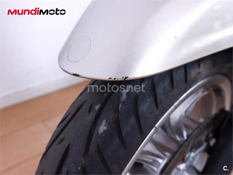 Piaggio Beverly – Vista 23