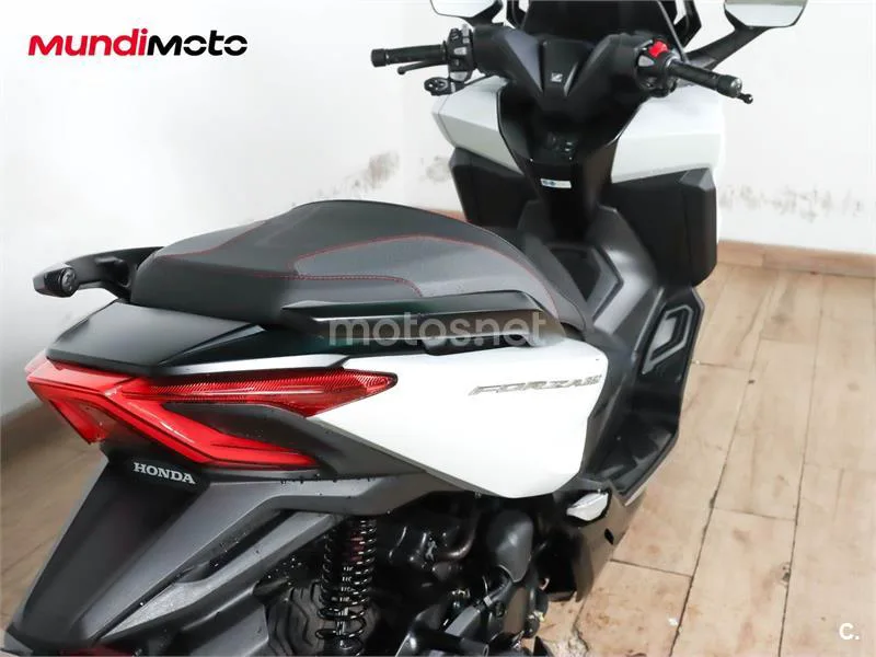 Honda Forza 350 – Vista 4