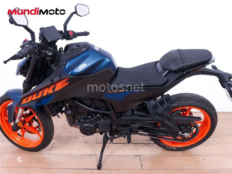 KTM 125 – Vista 6