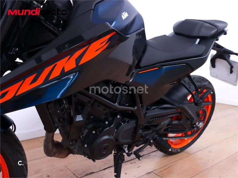 KTM 125 – Vista 10
