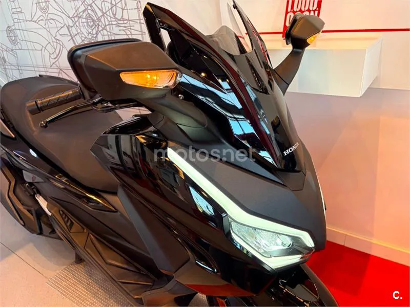 Honda Forza 350 – Vista 3