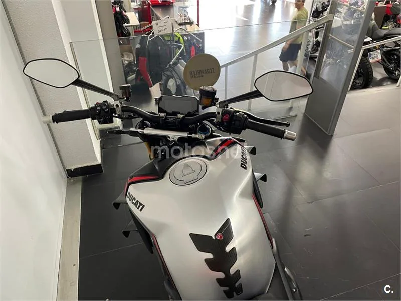 Ducati Streetfighter V4 – Vista 4