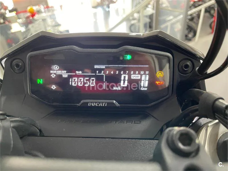 Ducati Hypermotard 698 Mono – Vista 6