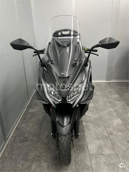 Kymco AK 550 – Vista 7