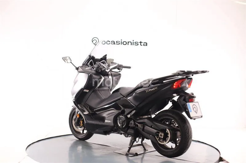 Yamaha TMAX – Vista 3