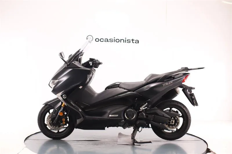 Yamaha TMAX – Vista 4