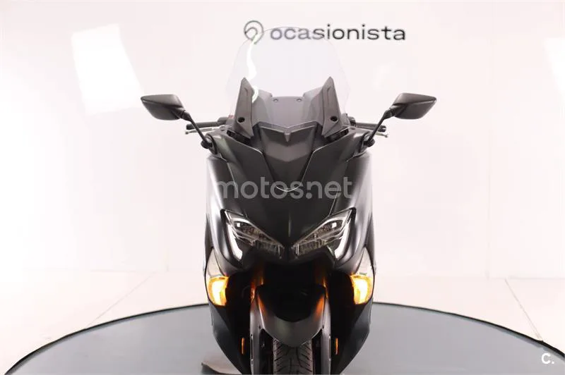 Yamaha TMAX – Vista 6