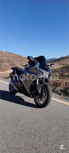 Honda VFR 1200 F – Vista 3