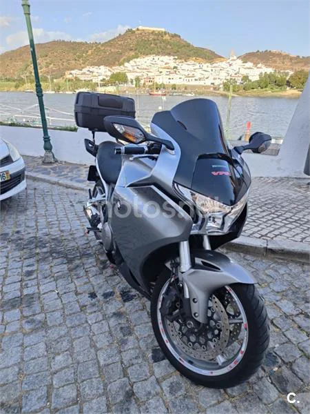Honda VFR 1200 F – Vista 9