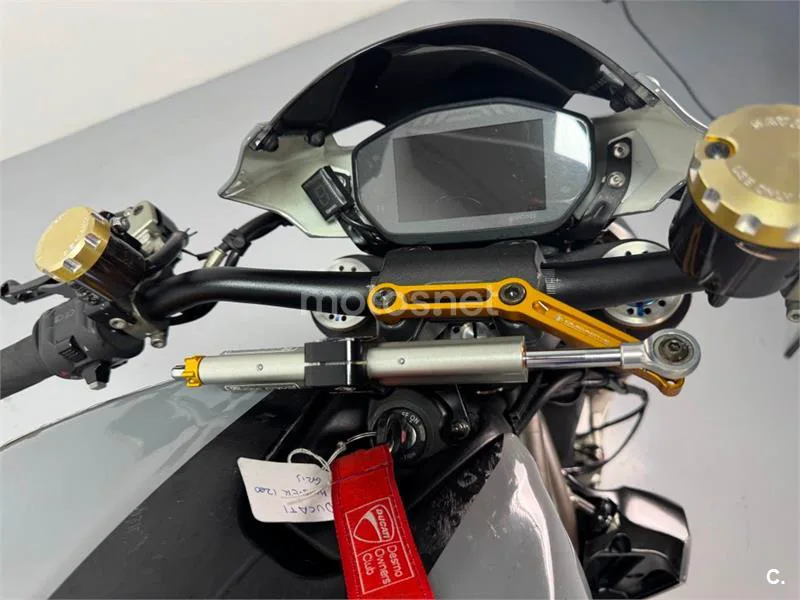 Ducati Monster 1200 S – Vista 12