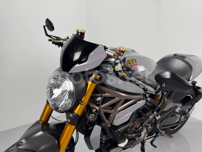 Ducati Monster 1200 S – Vista 16