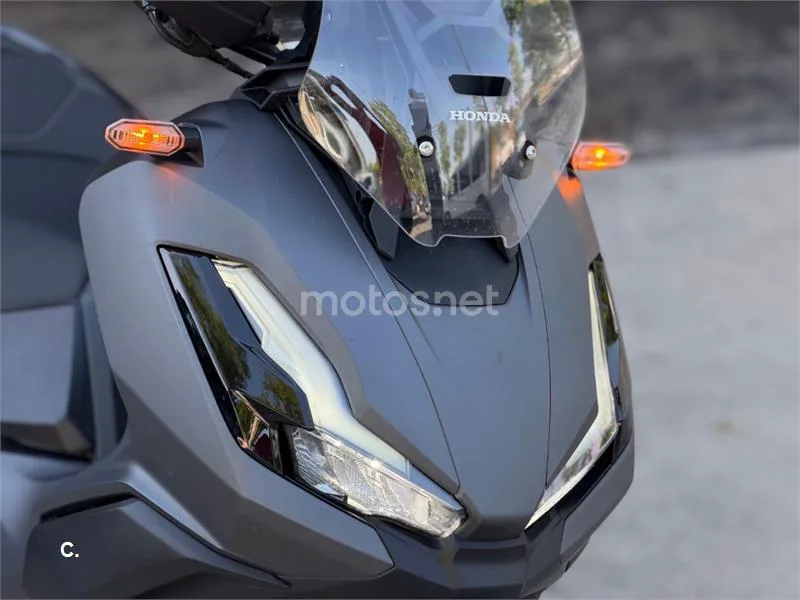 Honda ADV 350 – Vista 3