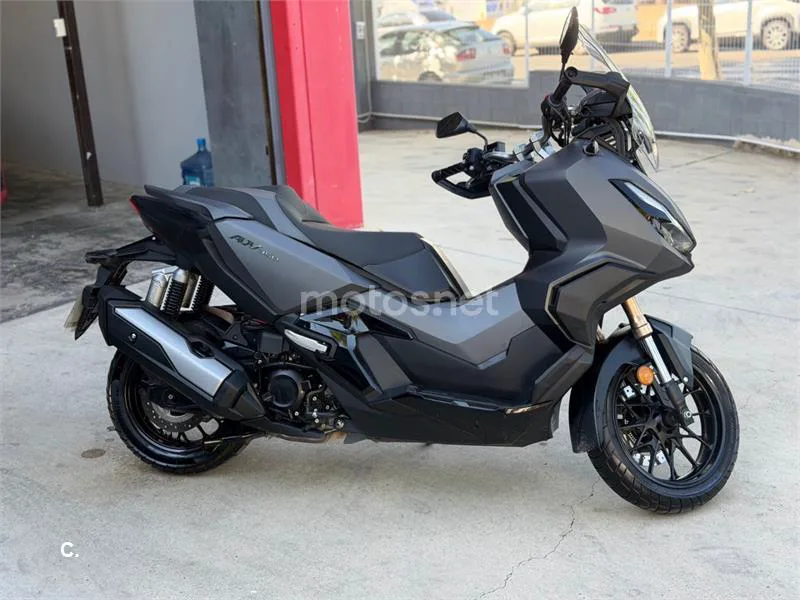 Honda ADV 350 – Vista 4