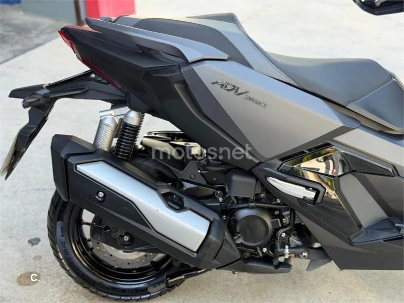 Honda ADV 350 – Vista 5