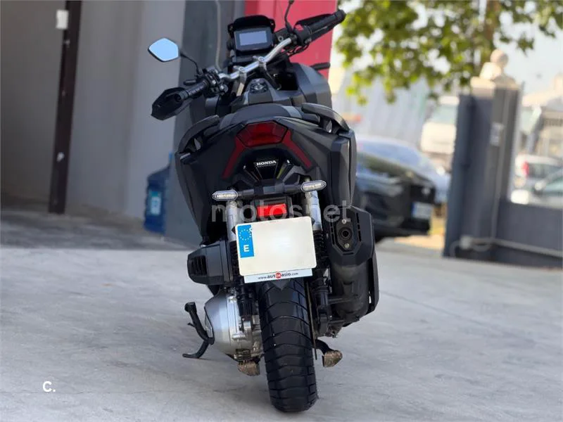 Honda ADV 350 – Vista 8
