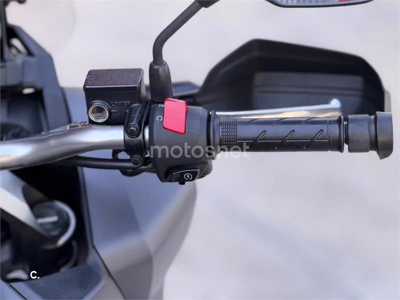 Honda ADV 350 – Vista 9