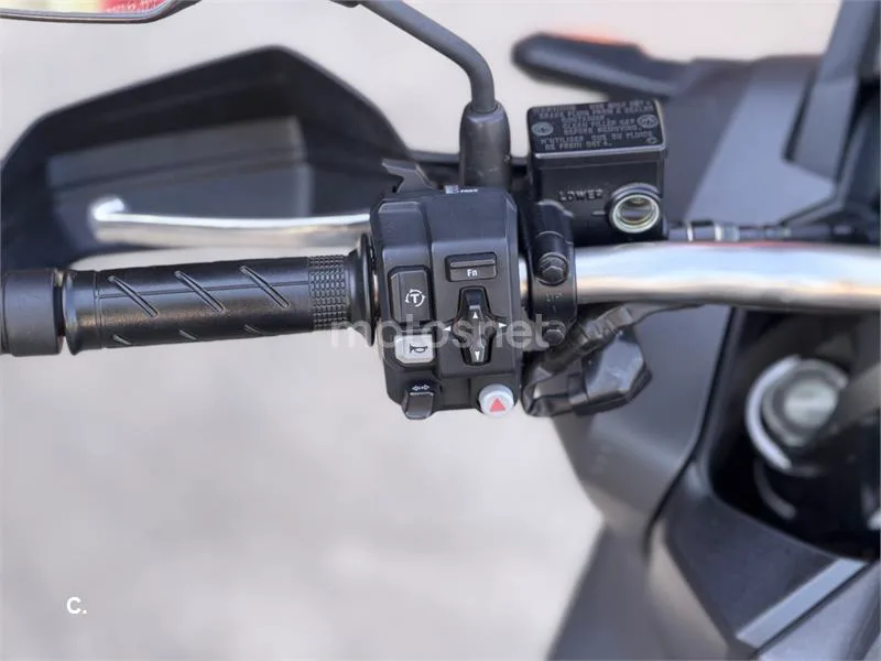 Honda ADV 350 – Vista 10