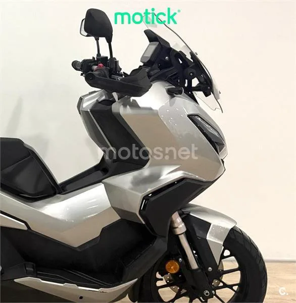Honda ADV 350 – Vista 3