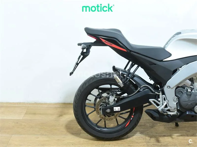 Aprilia Tuono 125 – Vista 3