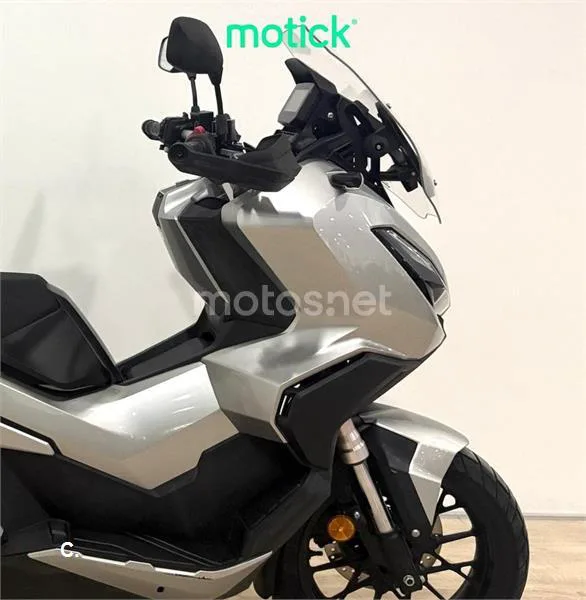 Honda ADV 350 – Vista 3