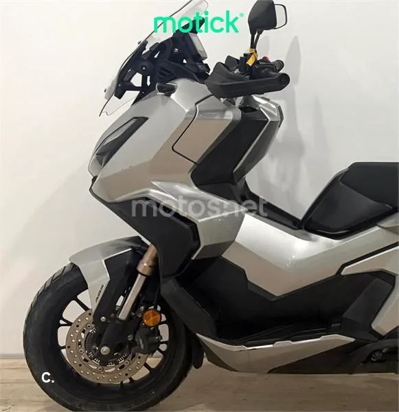Honda ADV 350 – Vista 6