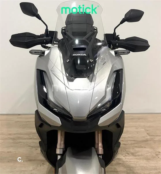 Honda ADV 350 – Vista 8