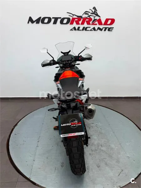 KTM 890 – Vista 4